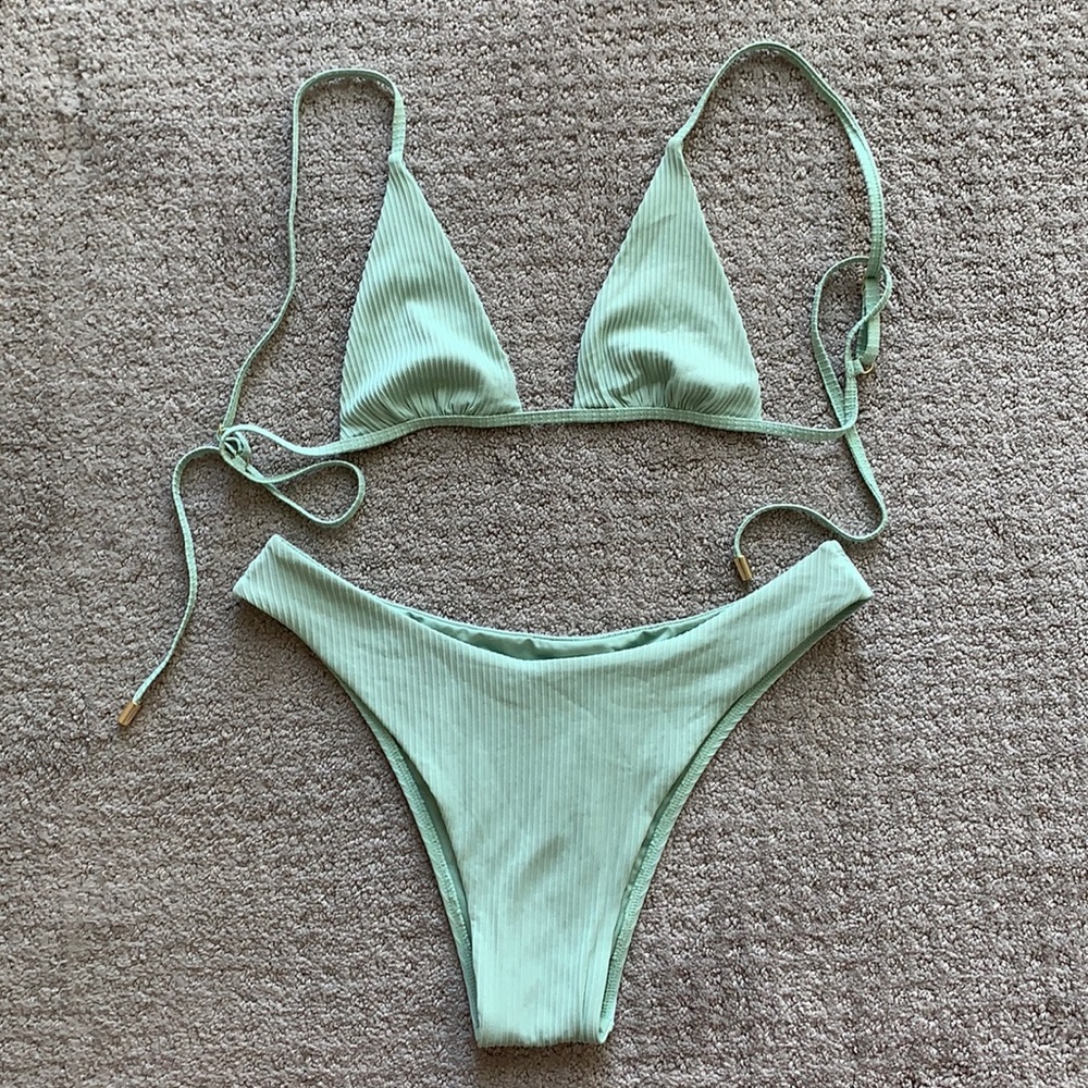 Monday Swimwear Byron Bottoms & Barbados Top